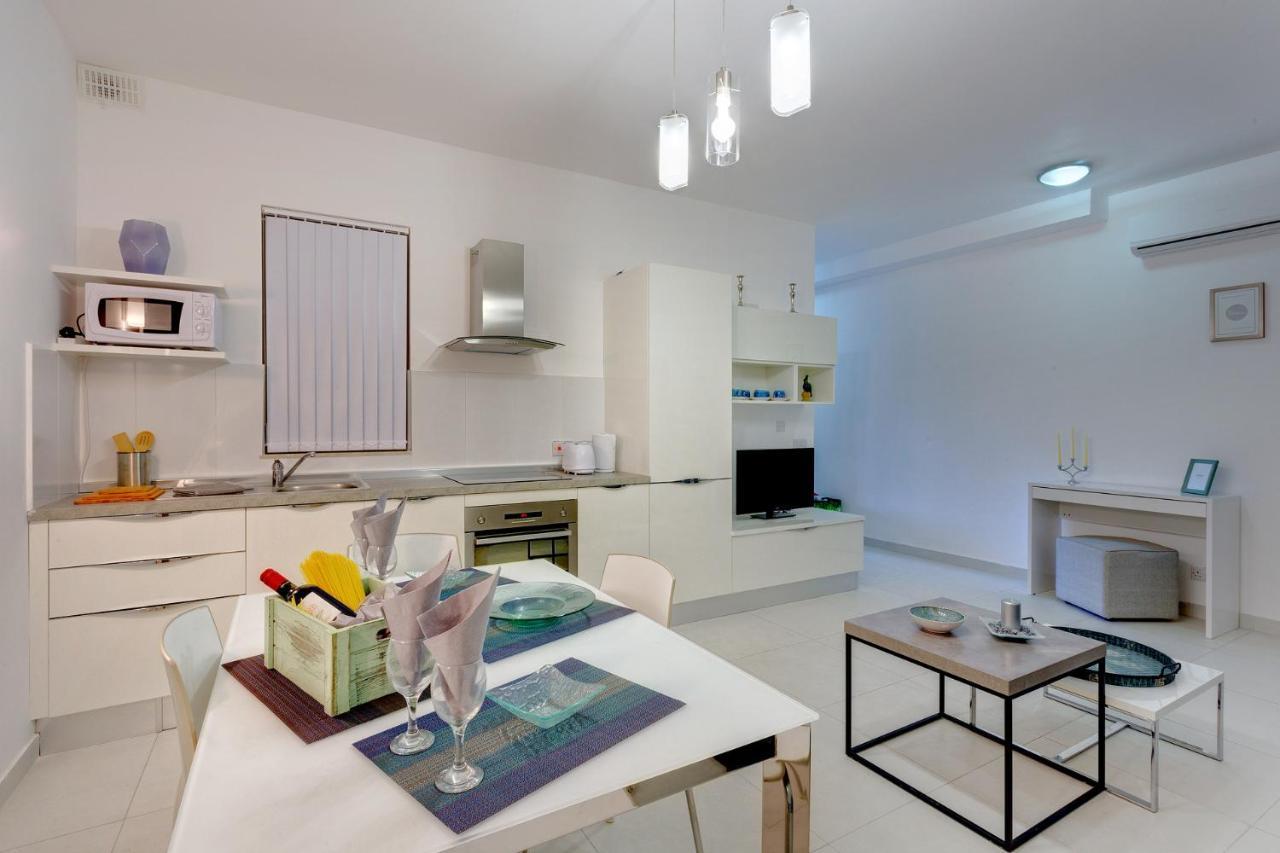 Modern Apartment In The Best Location, Perfect For Families Sliema Exterior foto