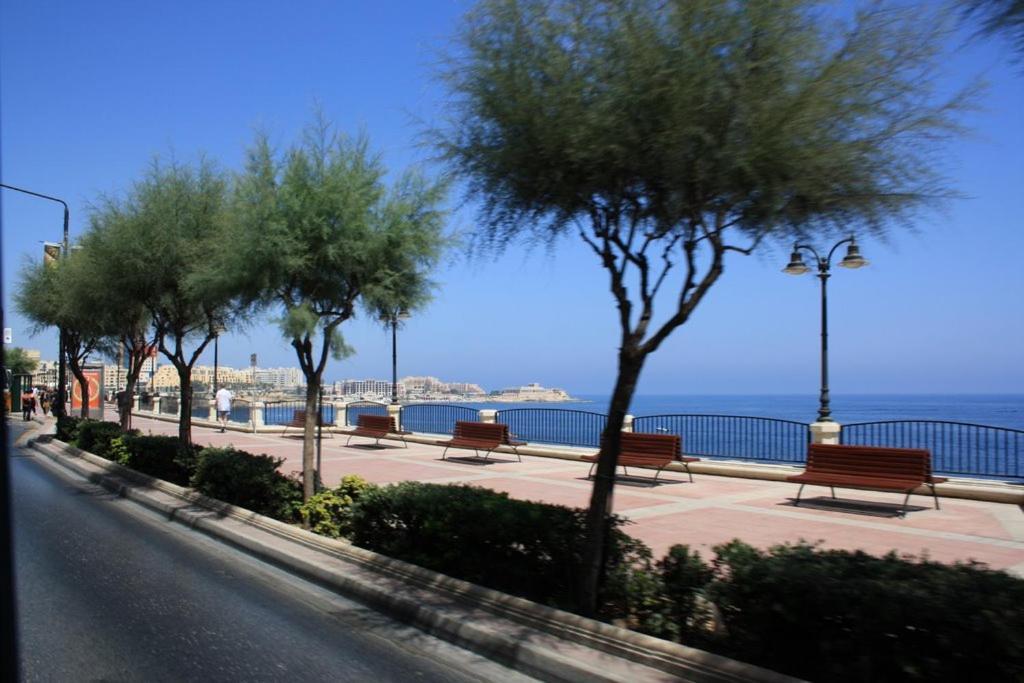 Modern Apartment In The Best Location, Perfect For Families Sliema Exterior foto